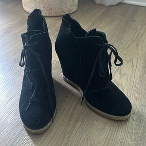 Suede heeled boots